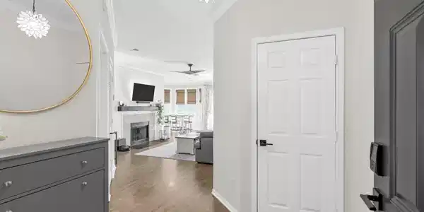 Image 3: 3