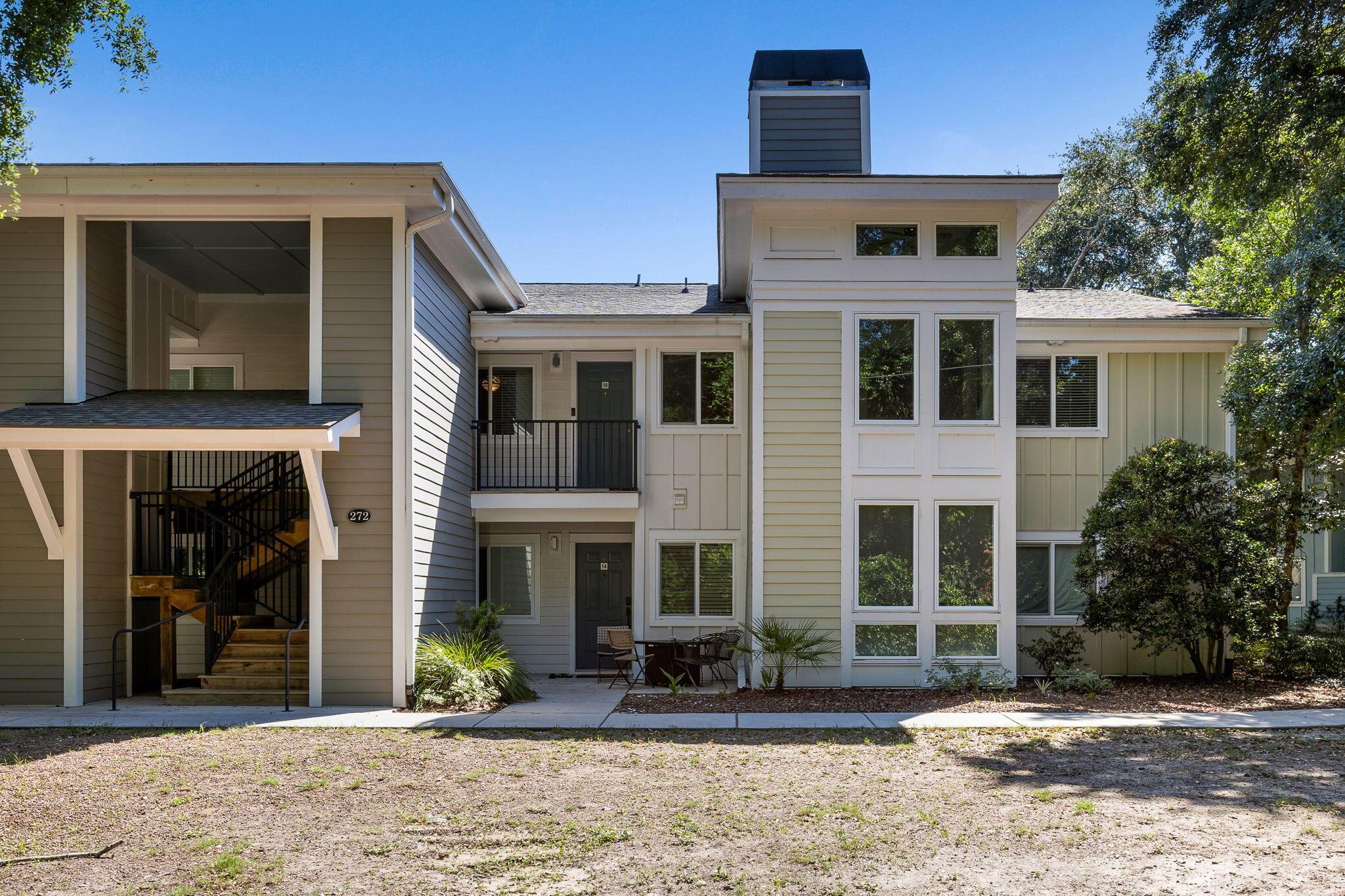 Image 3: 2-web-or-mls-272 Alexandra Dr Unit 16 Co