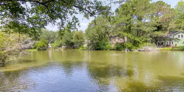 Image 4: 1264CenterLakeDr