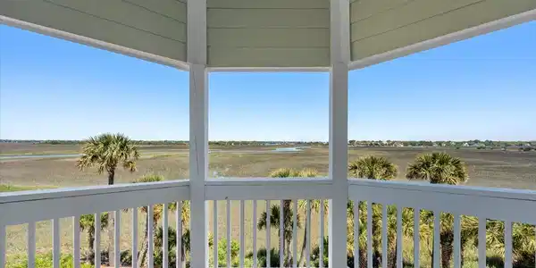 136 W Mariners Cay Drive