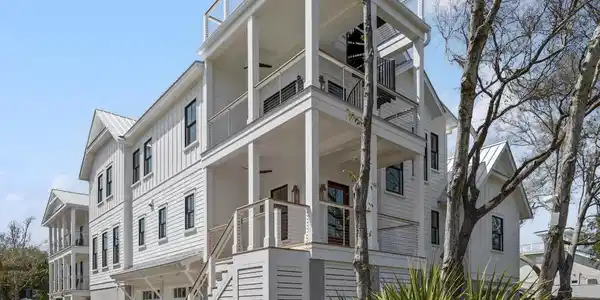 2607 Cameron Boulevard