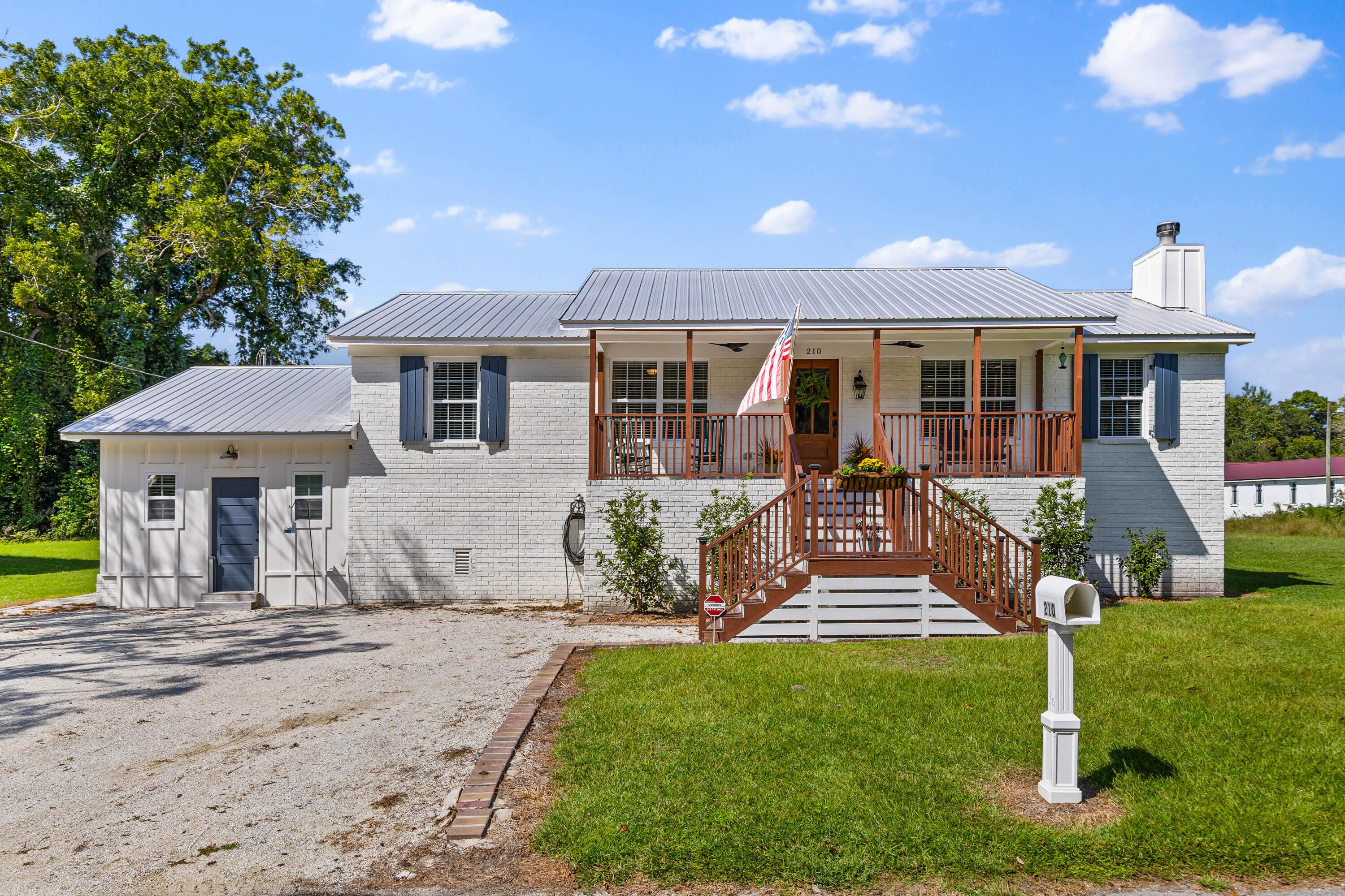 Image 1: 210-Cassena-39