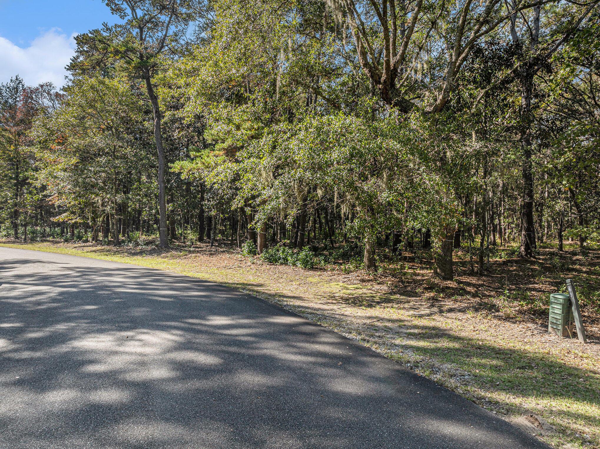 Image 3: 4 Lot 69