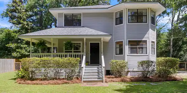 1154 East And West Road