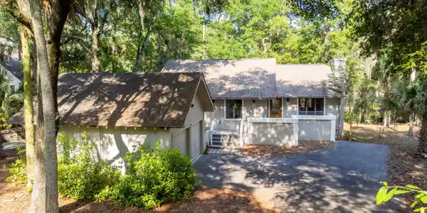 2766 Old Oak Walk