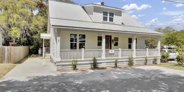 127 Rose Lane