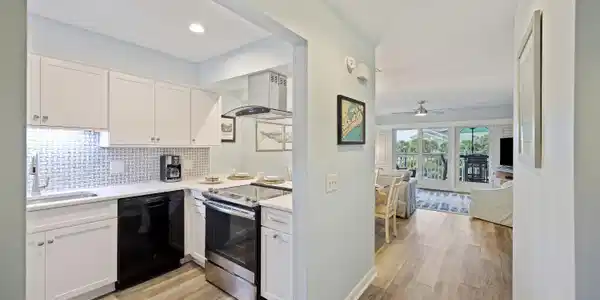 Image 3: MW Kitchen