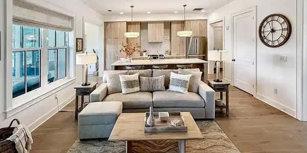 Image 3: 3 Family Room