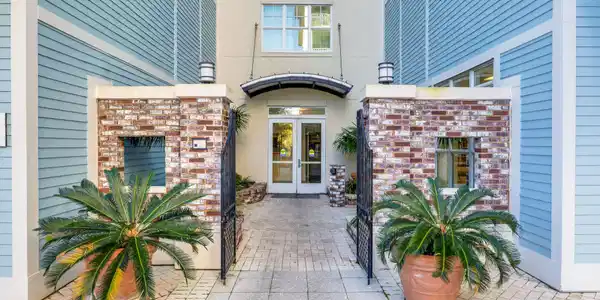 5802 Palmetto Drive