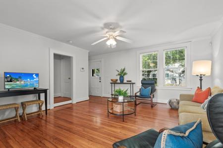 17 8th Avenue
