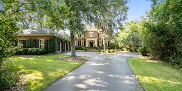 84 Bay Drive