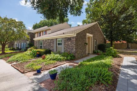 1045 Provincial Circle