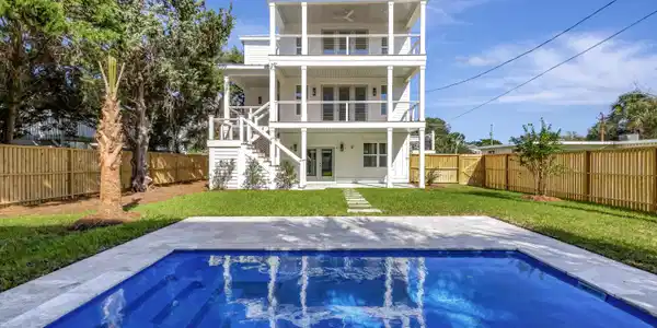 312 Palm Boulevard