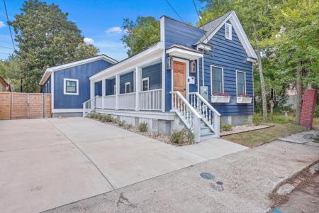 7 Maranda Holmes Street