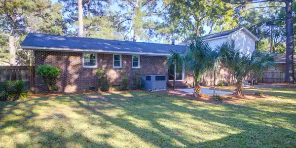 Image 4: Back of House