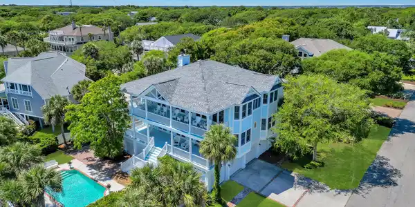 6 54th Avenue