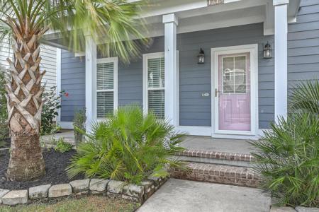 1713 Sparkleberry Lane