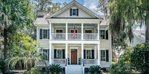 35 N Park Square