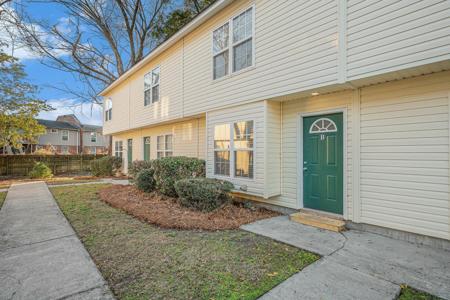 1423 Ashley River Road