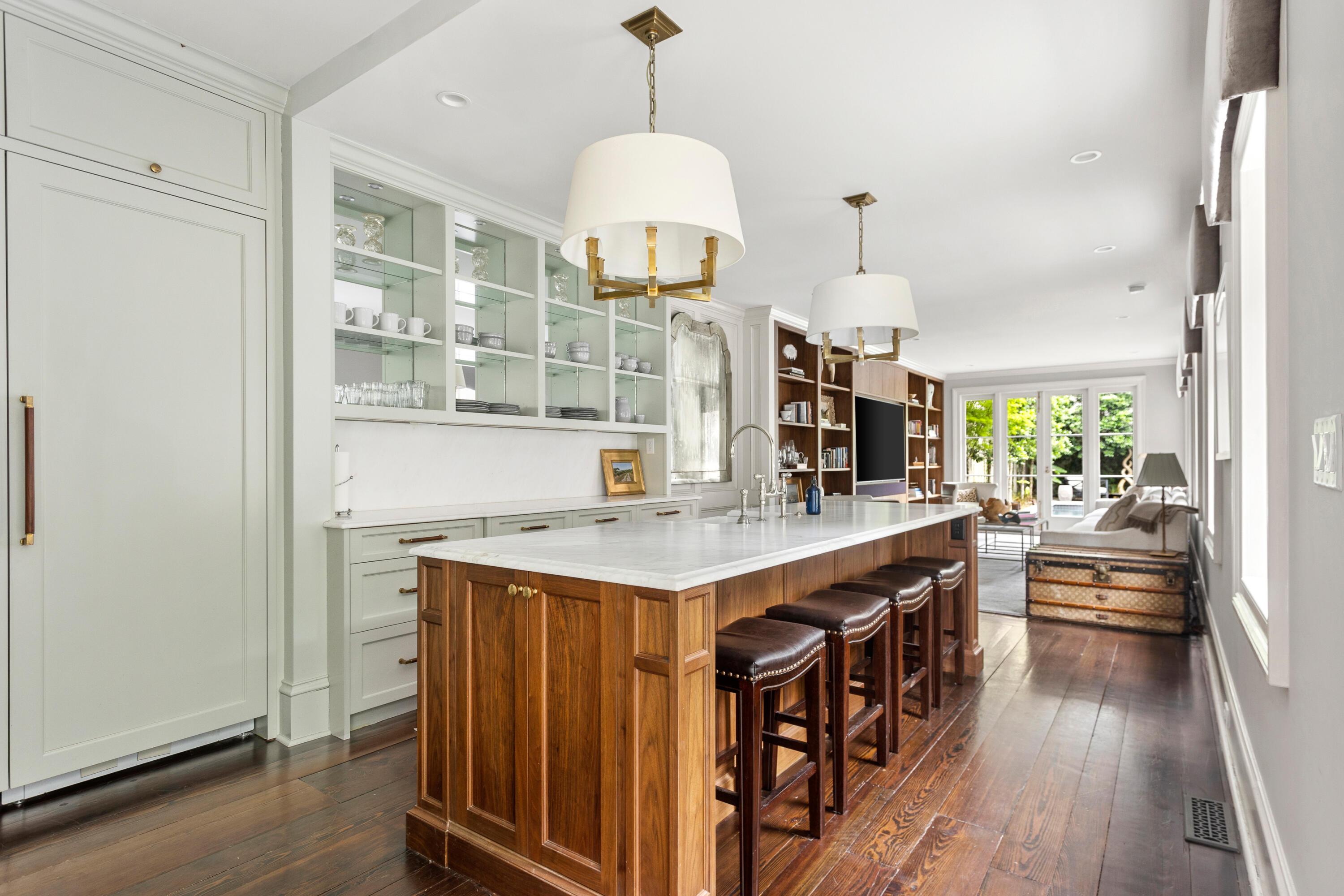 Image 3: Kitchen