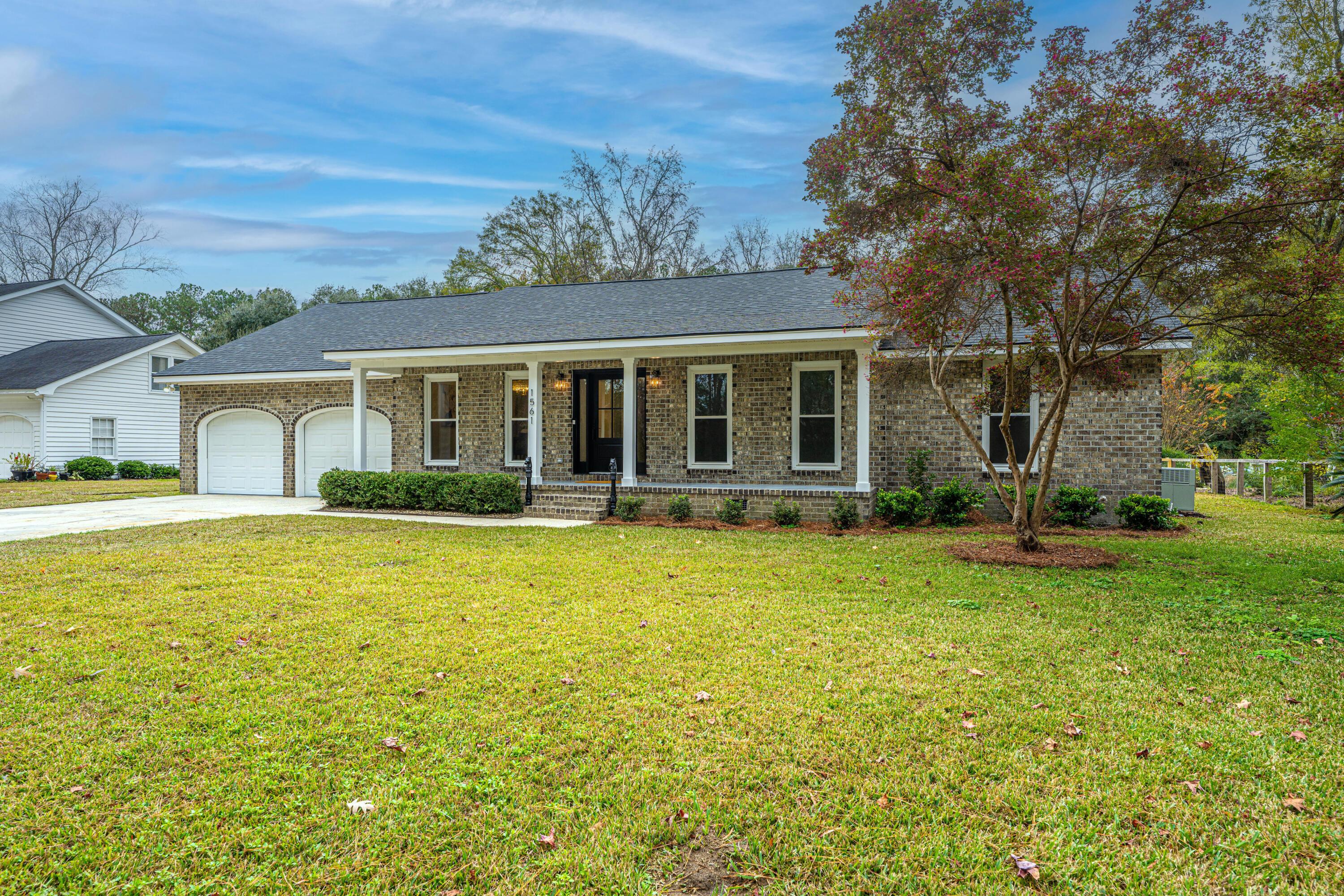 Image 3: 1561Montclair004