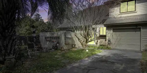 12 Maplecrest Drive