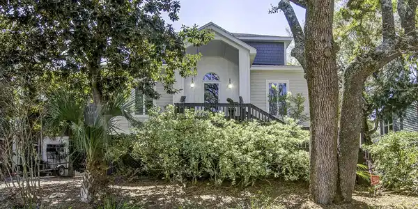 509 W Beach Court