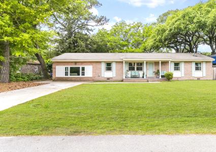 1041 Woodside Drive