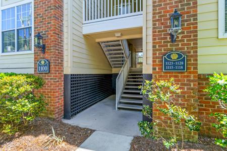 1600 Long Grove Drive