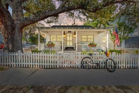 1402 Thompson Avenue