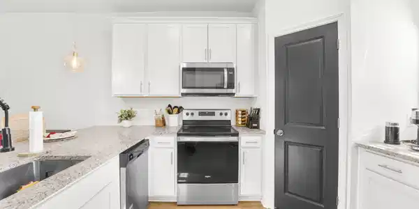 Image 3: 14-web-or-mls-DSC00629