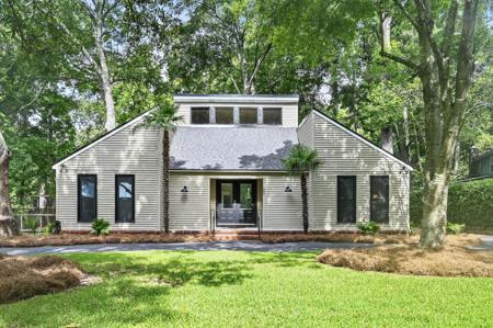 1052 Royalist Road