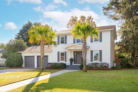 1231 Oakcrest Drive
