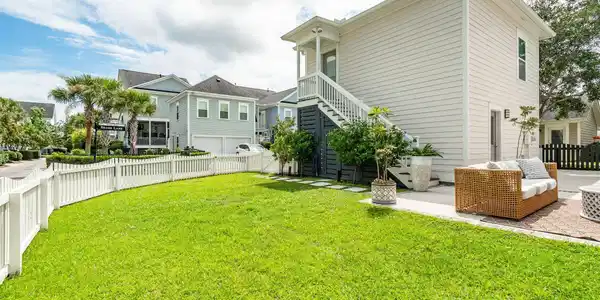 Image 2: 2519GatewoodSt-KeenEyeMarketing-100