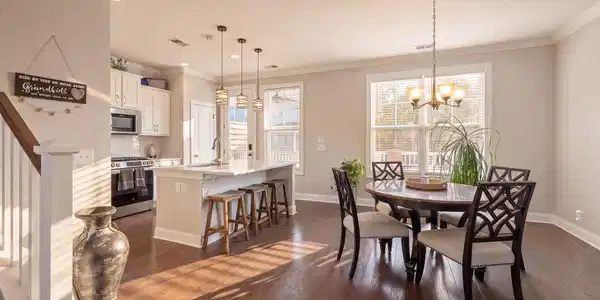 Image 3: Breakfast area