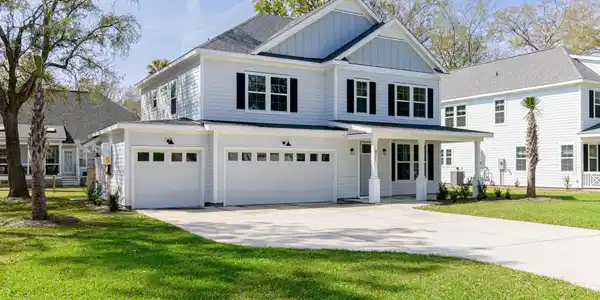 811 Waxwood Lane
