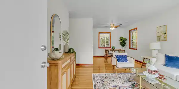 Image 4: CREM - 1204 Midvale-30