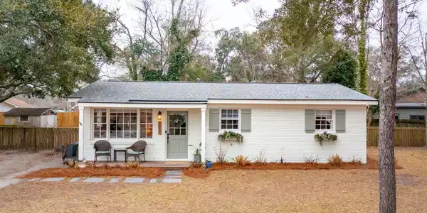 1149 Oxbow Drive