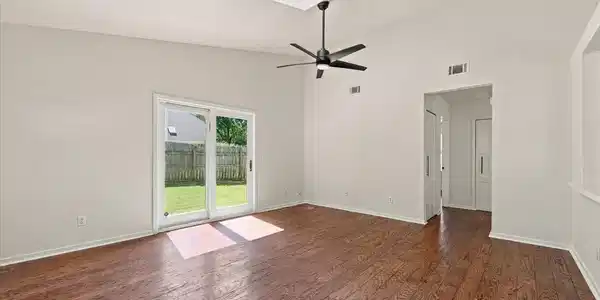 Image 4: Family Room
