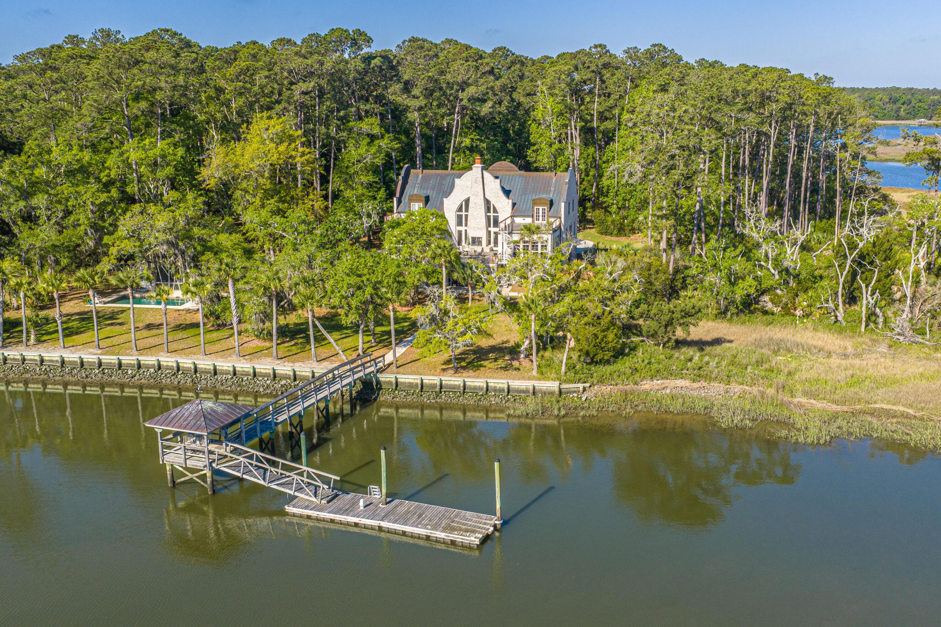 Image 1: 8654GlascowIslandLoop003