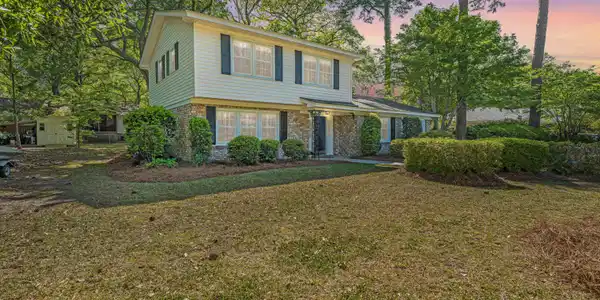 673 Highwood Circle