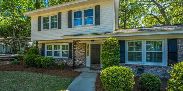 Image 2: 673HighwoodCir014