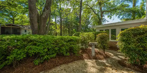 Image 4: 673HighwoodCir003