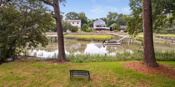 Image 4: 764 Creekside Dr