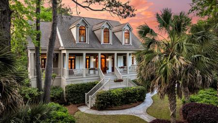 2104 Royal Pine Drive