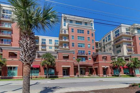 150 Bee Street