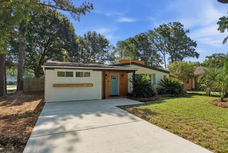32 Briarcliff Drive