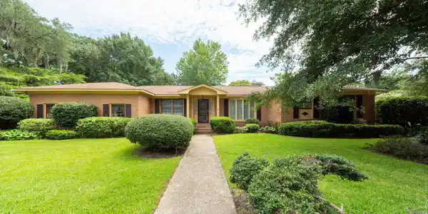 64 Shrewsbury Road