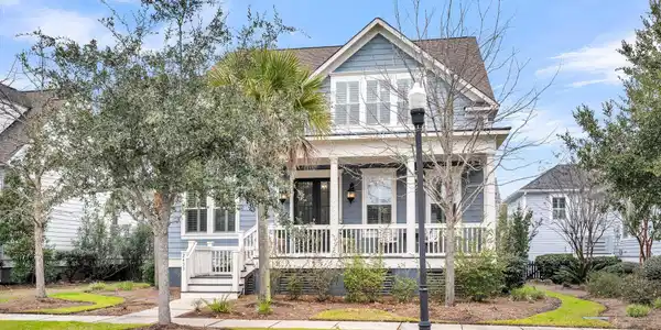 2433 Louisville Street