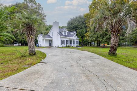 2 Venice Court